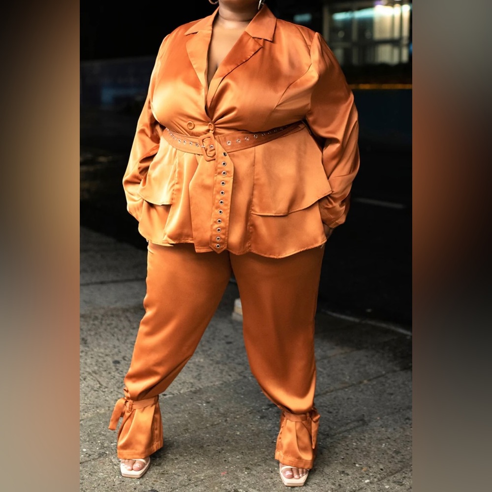 Rebdolls brown/rust satin pants suit set. NWT